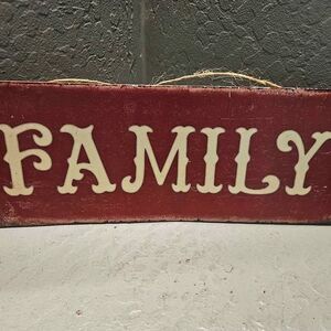 Maroon Metal Sign 'Family' 6" X 15.5"